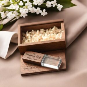 personalized crystal wooden usb drive in walnut/maple box