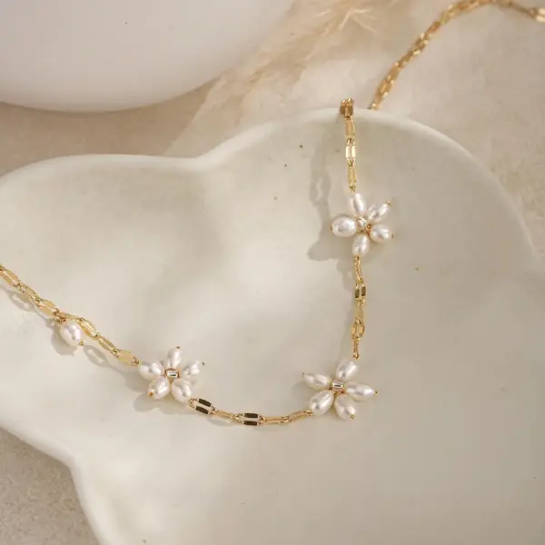 freshwater pearl earrings